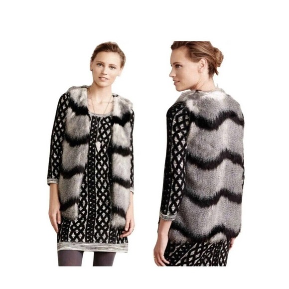ANTHROPOLOGIE Elevenses Ostrich Stripe Faux Fur Vest Size Xsmall - Picture 1 of 6